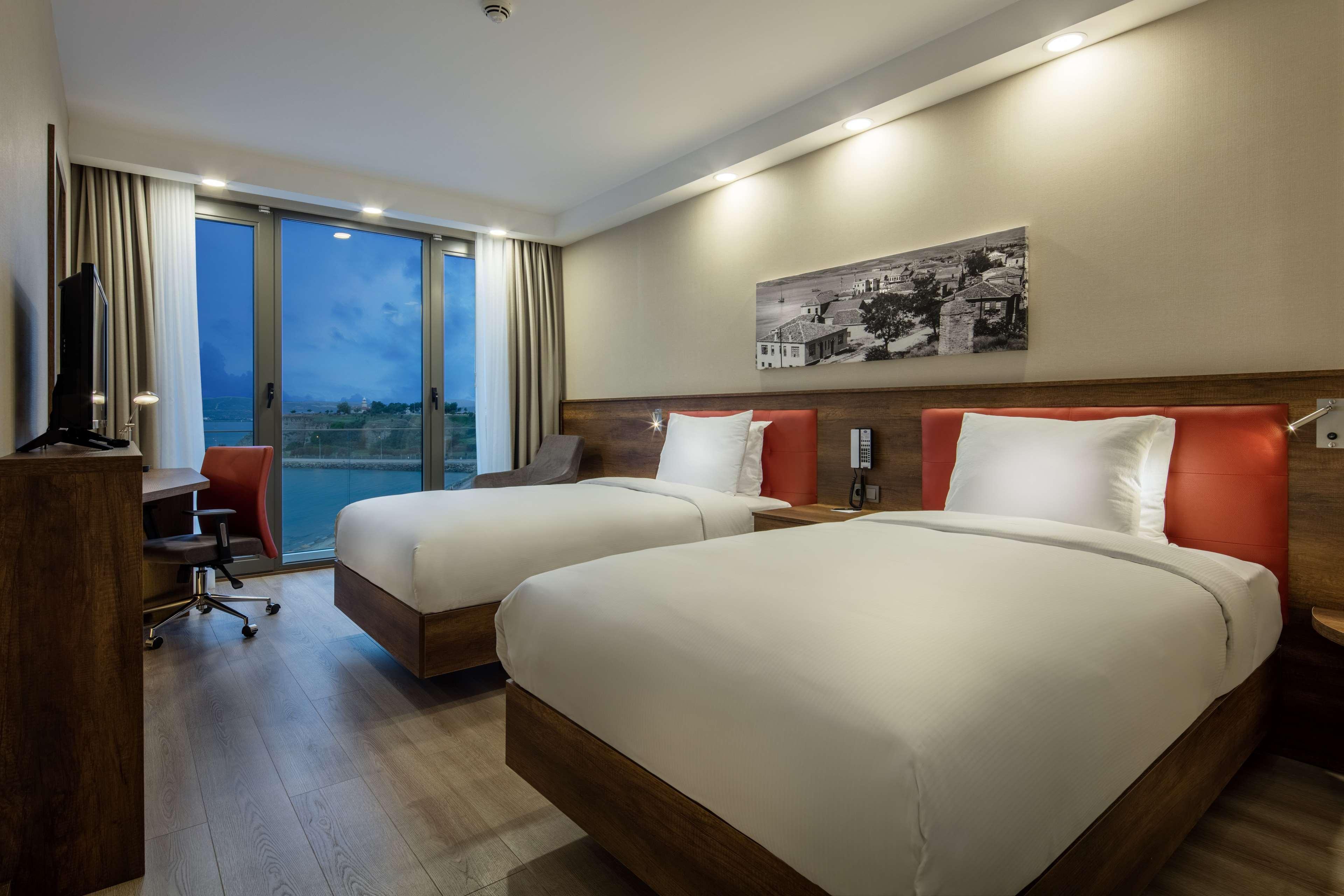 Hampton By Hilton Canakkale Гелиболу Экстерьер фото