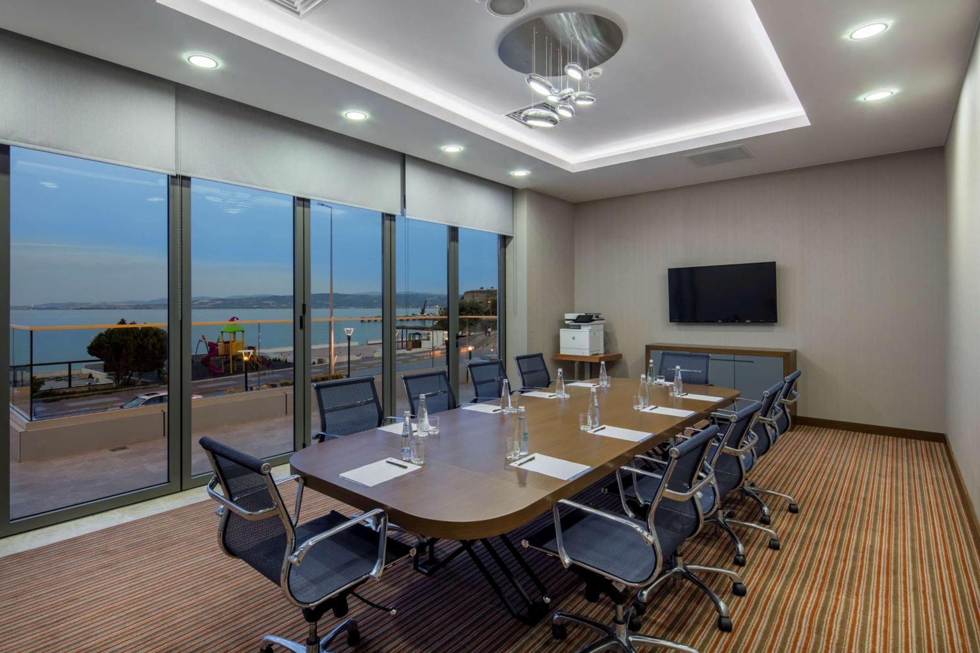 Hampton By Hilton Canakkale Гелиболу Экстерьер фото